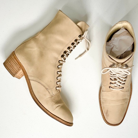 Charles David Heeled Boots Womens 8.5 Beige Nubuck Renaissance Prairie Cottage‎ - Picture 2 of 8